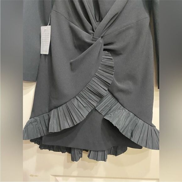 One33 Social NWT Pleated Ruffle Long Sleeve Cocktail Dress Black Size 8 - Picture 9 of 16